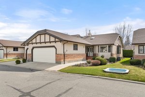 2200 Gordon Dr, Kelowna, BC V1Y 8T7, Canada Photo 0