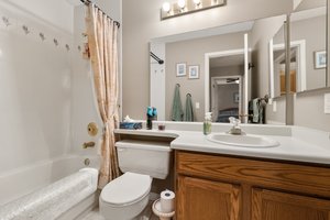 2200 Gordon Dr, Kelowna, BC V1Y 8T7, Canada Photo 26