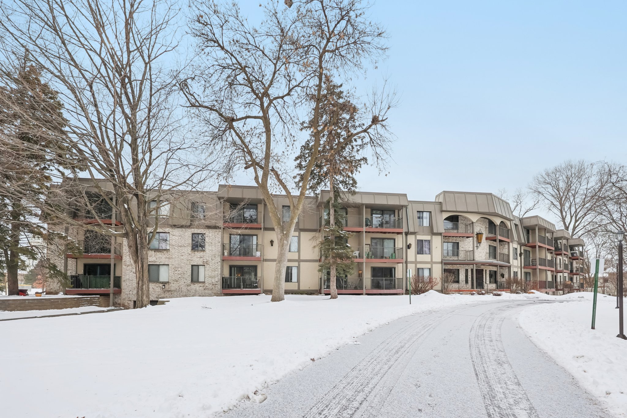 Nevada Ave. S. 316-S2502-003.jpg