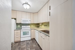 Nevada Ave. S. 316-S2502-010.jpg