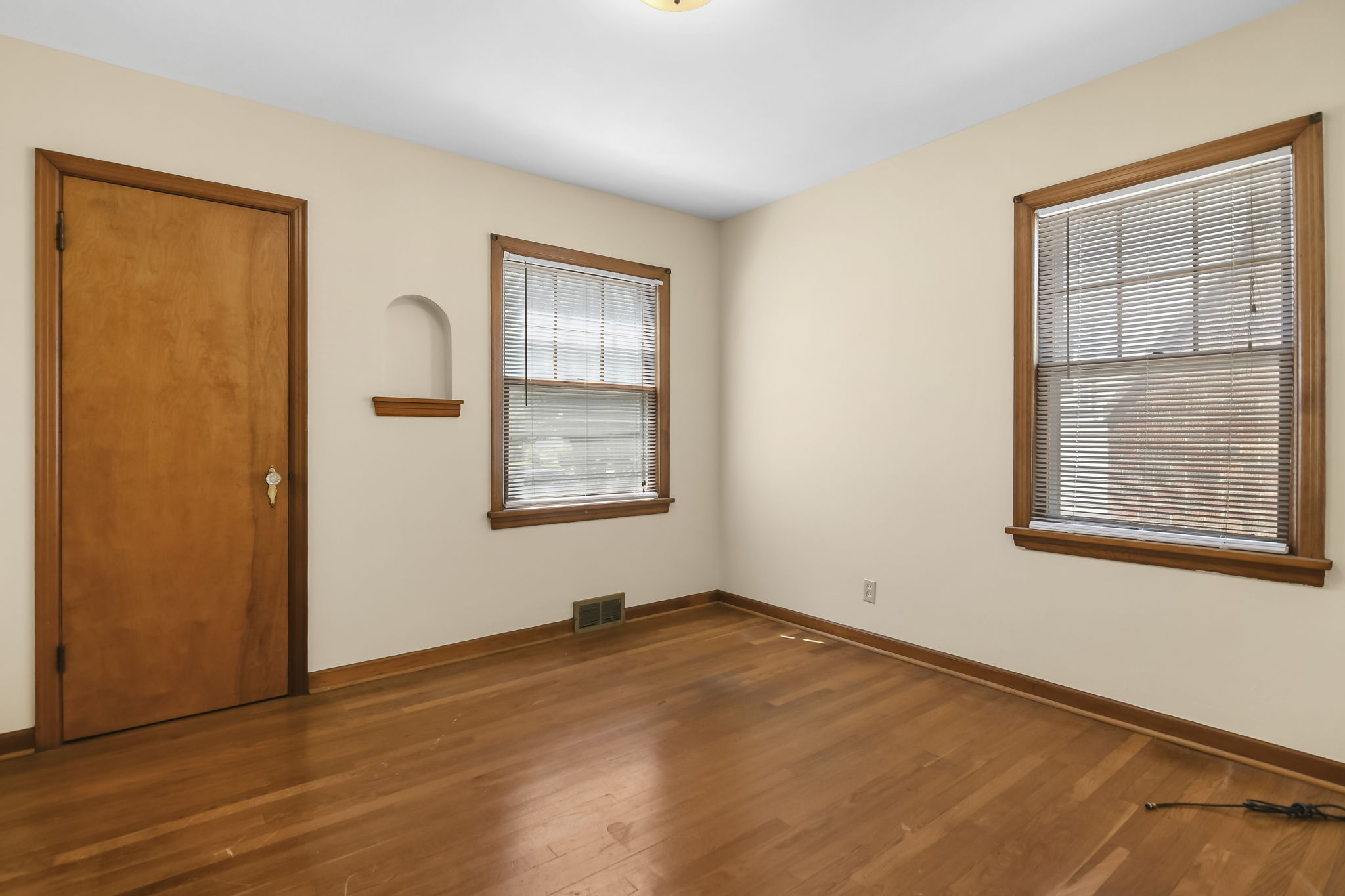 2200 S Lowell Ave, Springfield, IL 62704 | Design Eyes Photography