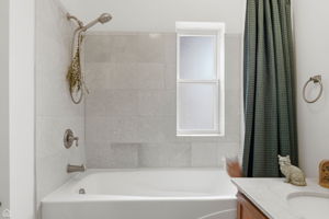 2200 W Winona St 2 - North Clybourn Group_019