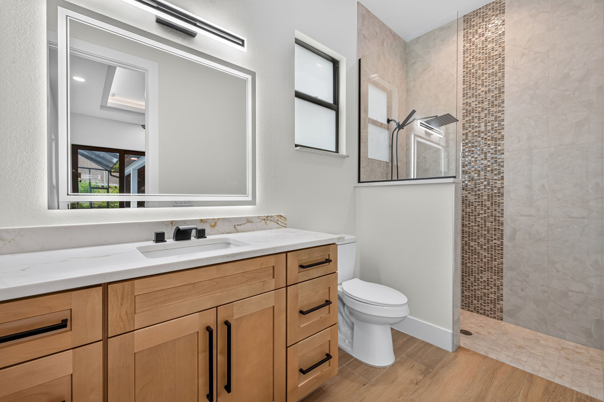 Guest Bathroom 4 of 4