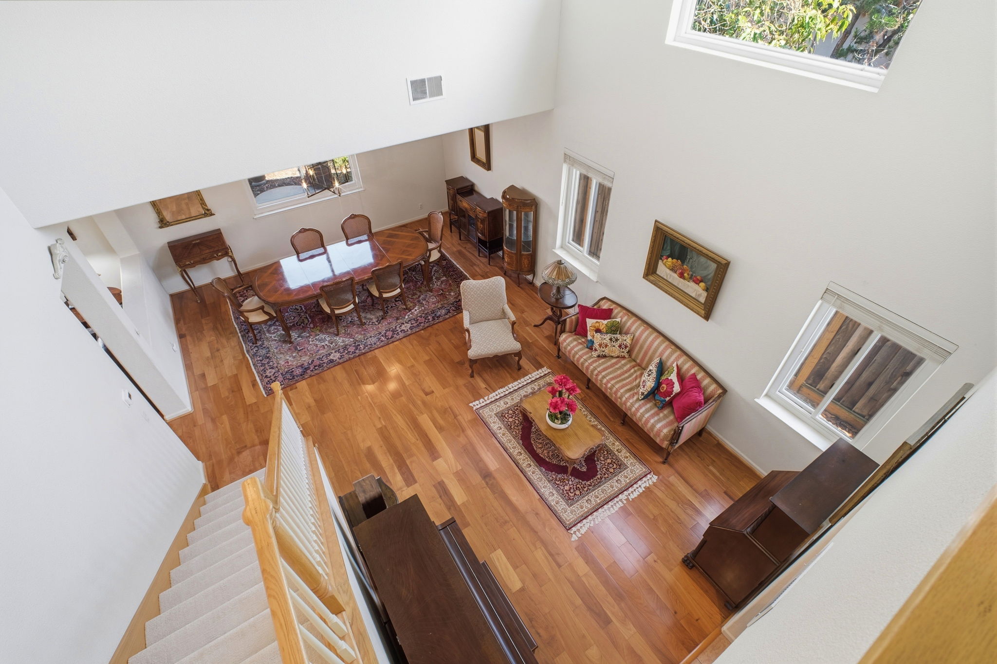 023_F8_2201 Mariner Way