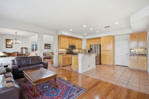 013_F8_2201 Mariner Way