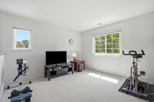 027_F8_2201 Mariner Way