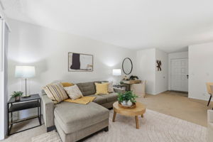 009_F8_2201 Monroe St 1302