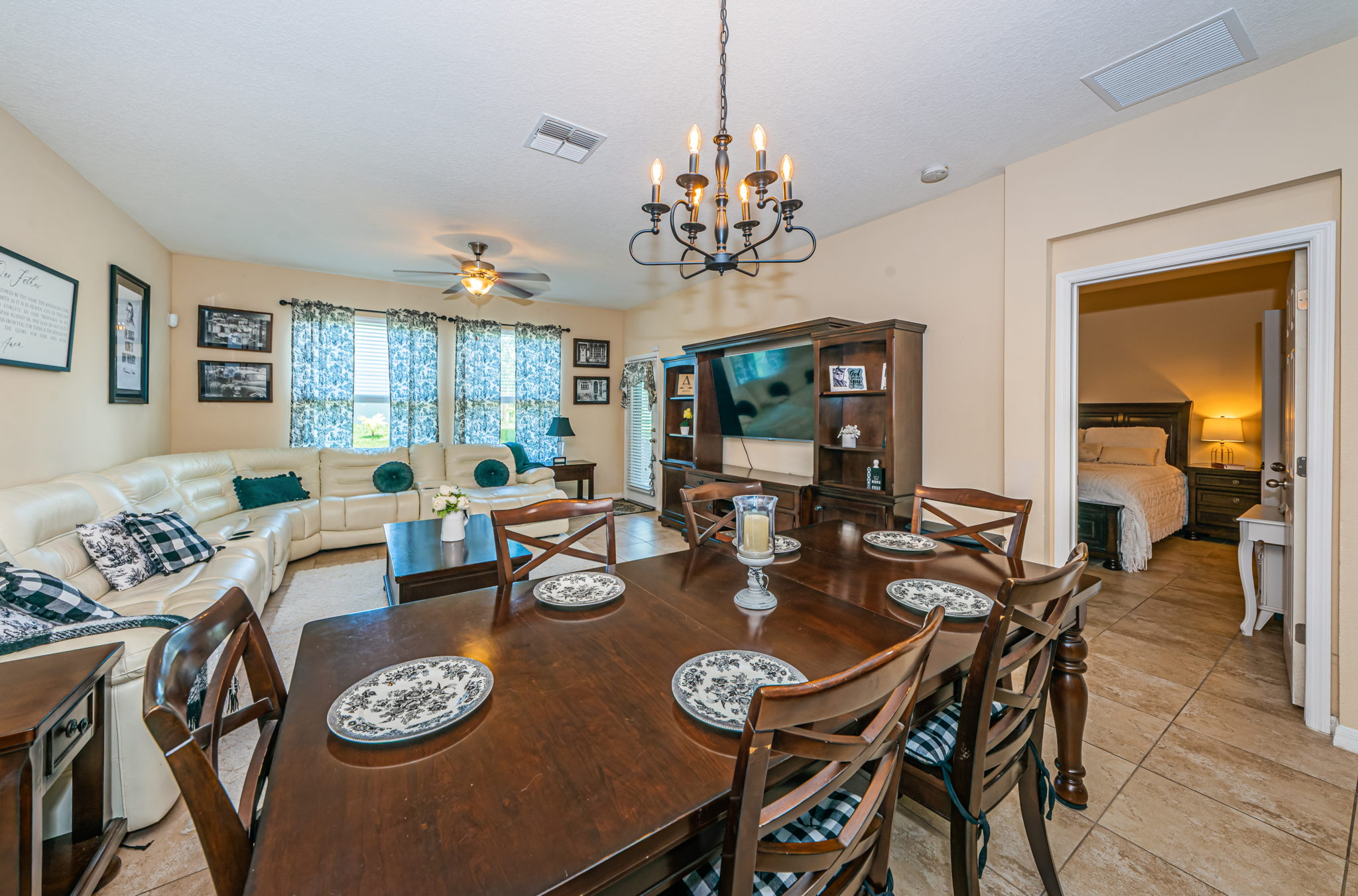 Dining Room2-2