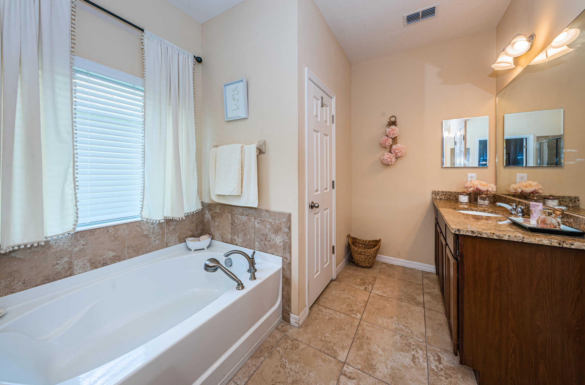 Master Bathroom1b