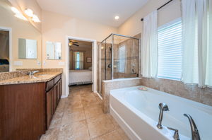 Master Bathroom1d