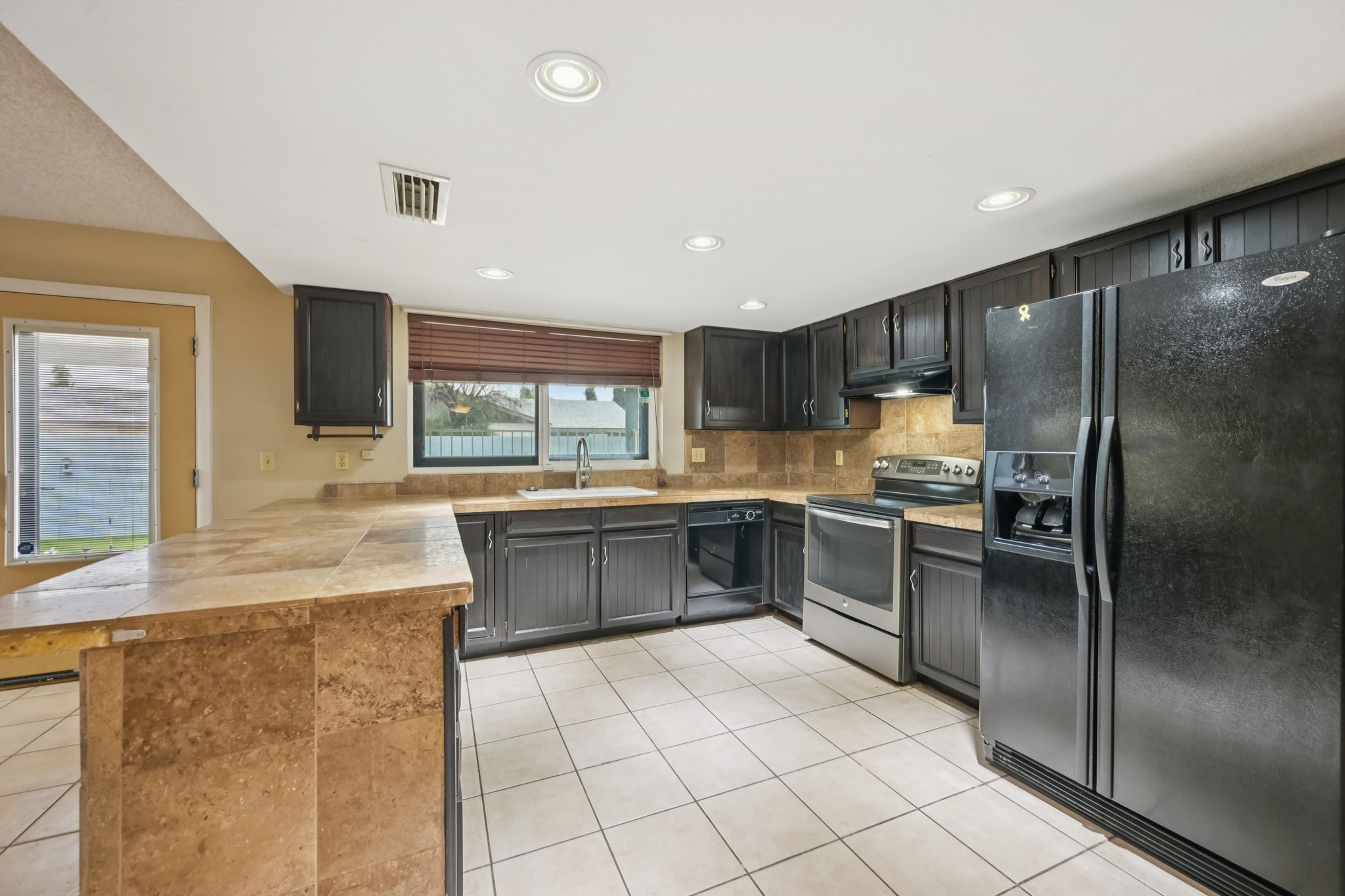 W Utopia Rd-S1902-019.jpg