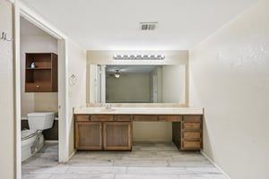 W Utopia Rd-S1902-029.jpg