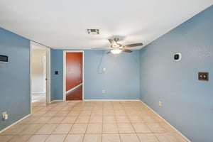 W Utopia Rd-S1902-033.jpg