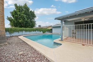 W Utopia Rd-S1902-044.jpg