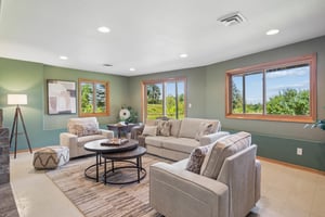 073.jpg