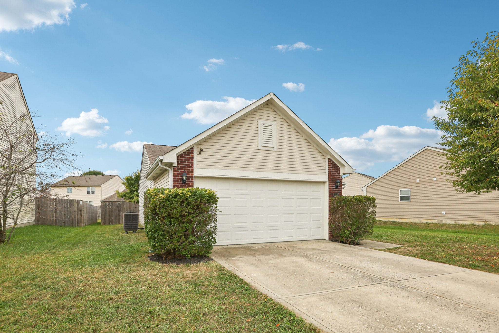 Rossington Ln-S1610-003.jpg