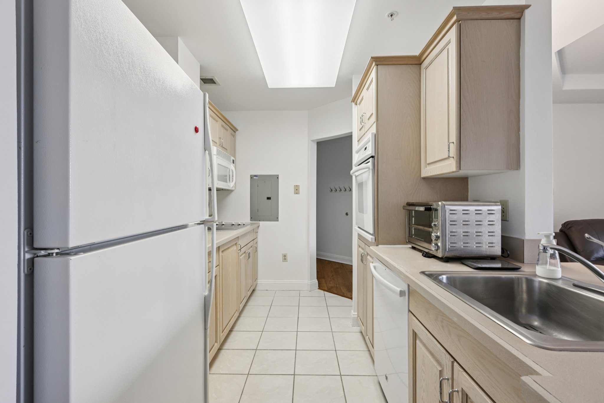 Windrow Dr-S1802-014.jpg