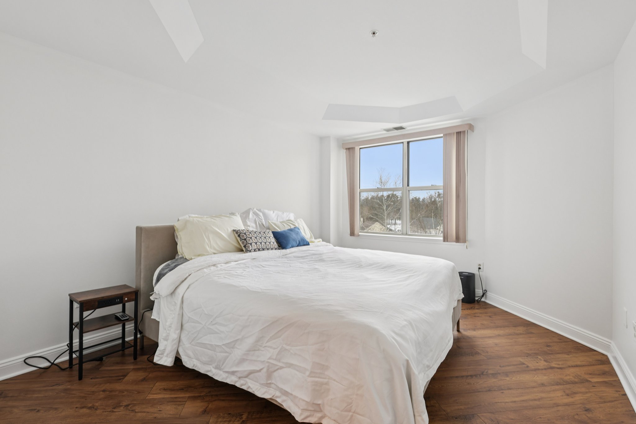 Windrow Dr-S1802-017.jpg