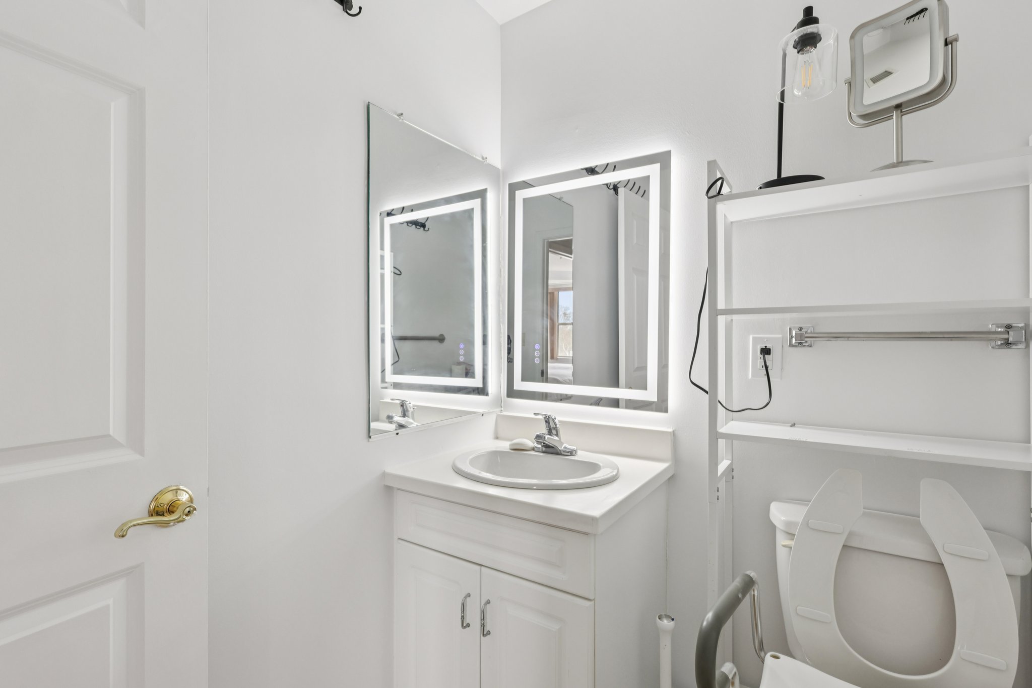 Windrow Dr-S1802-025.jpg