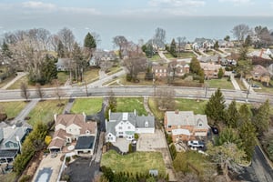 Lake Rd-S2002-022.jpg