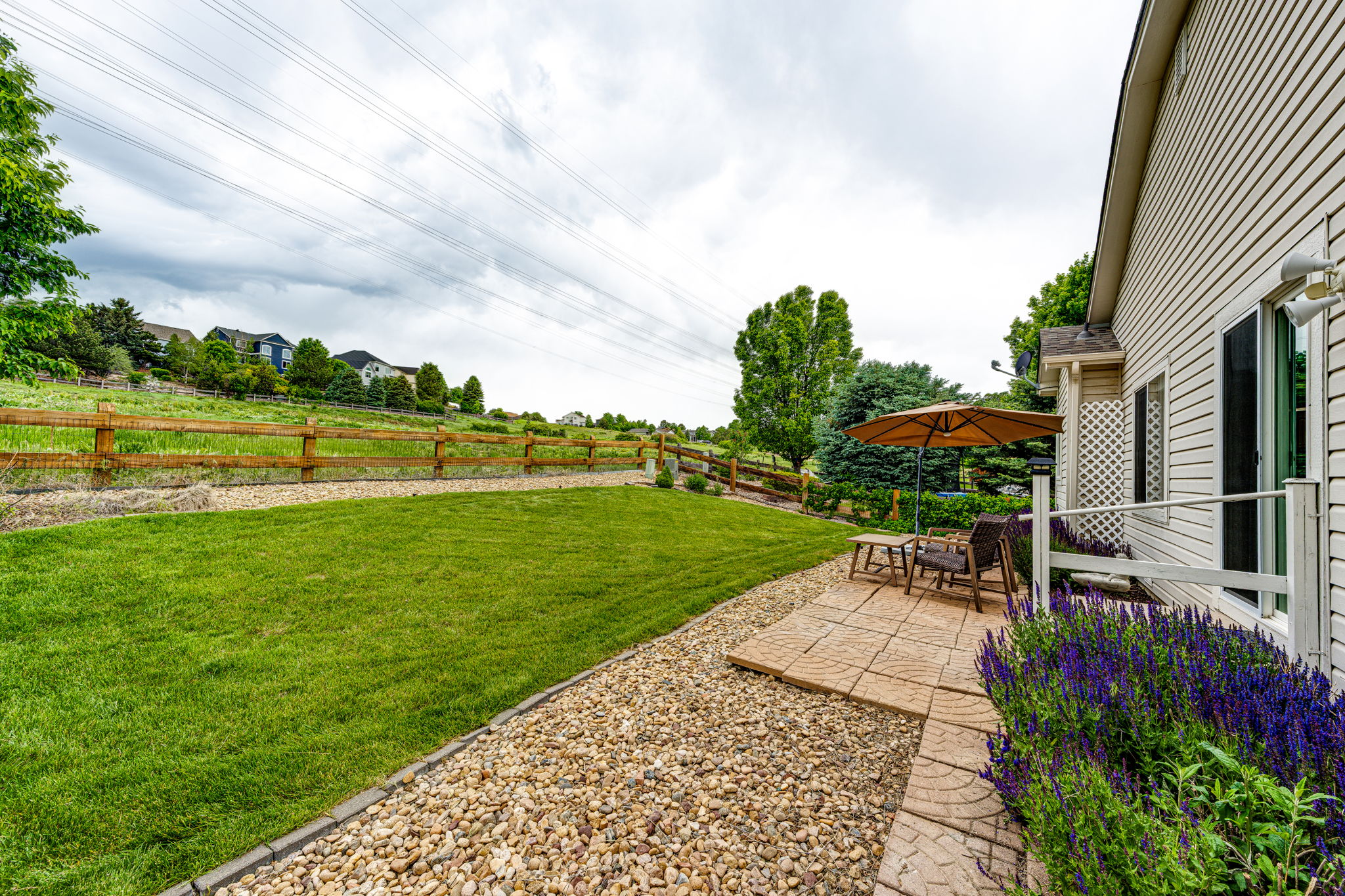 Peaceful Backyard w Open Space
