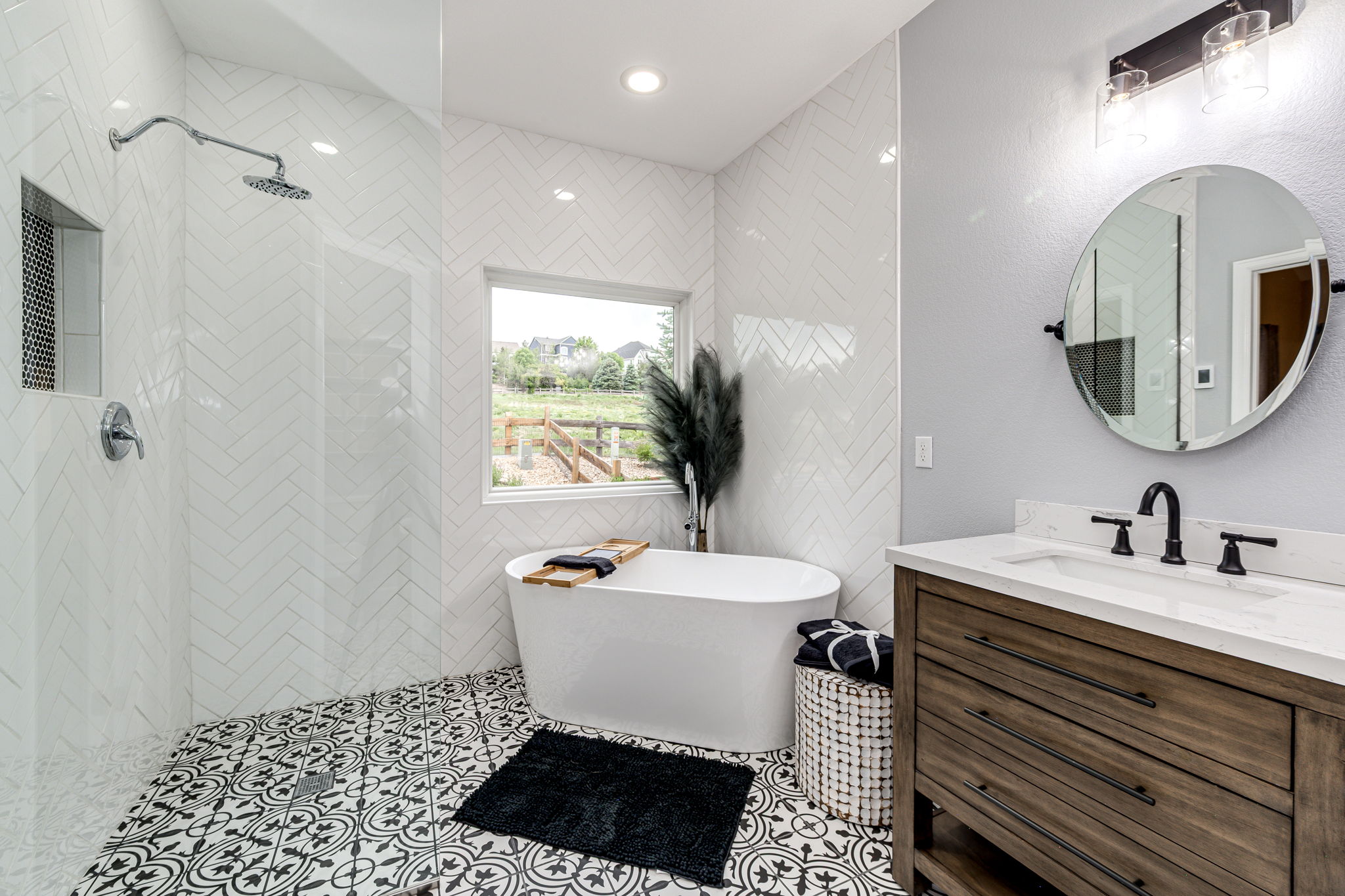 Soaking Tub, Extended Shower
