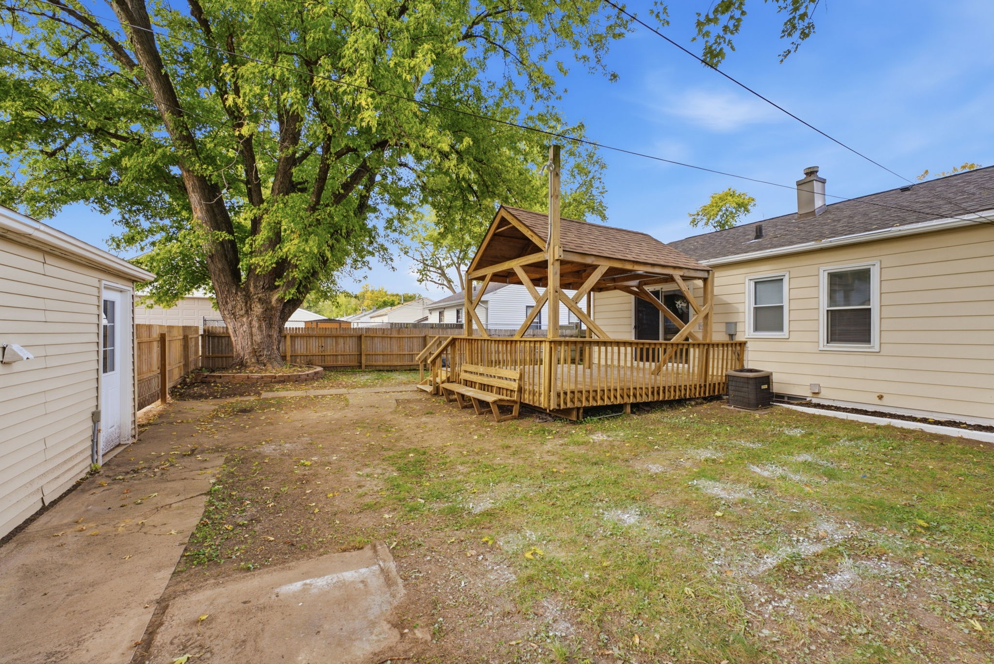  Photo 3