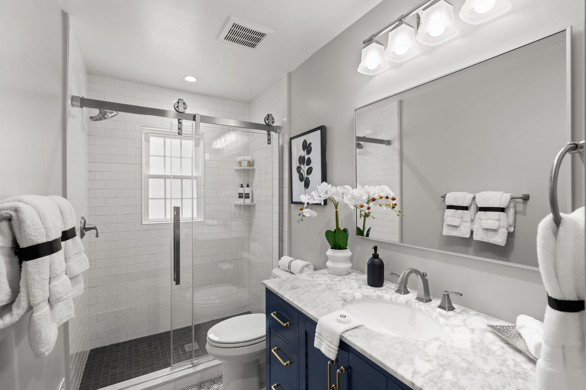 Hall bath upstairs