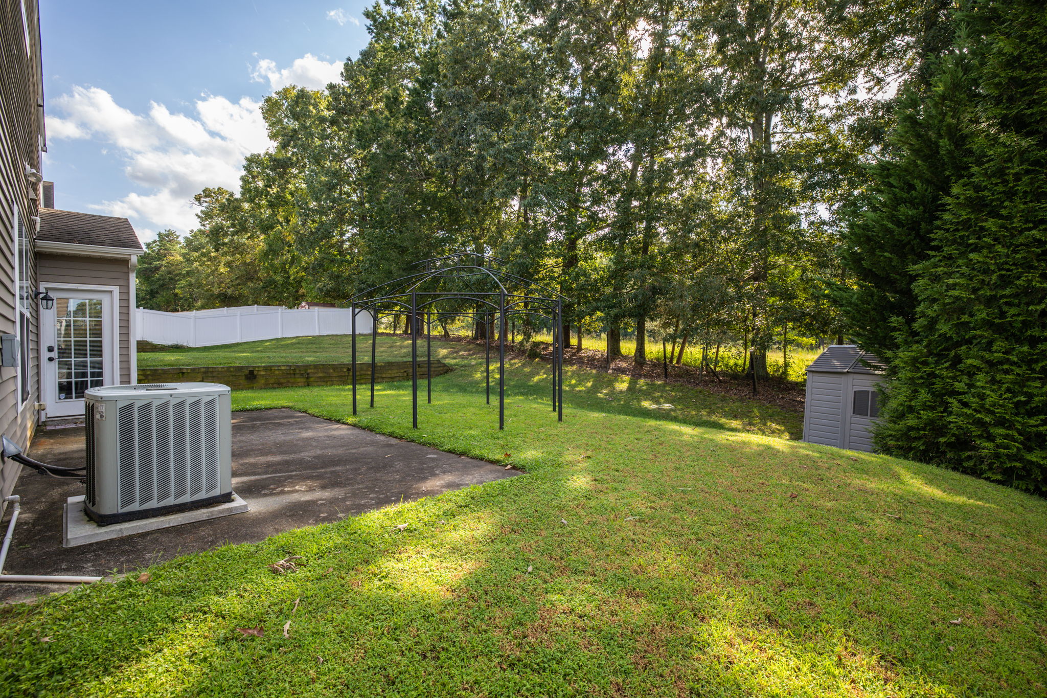 2203 Rindle Dr-31