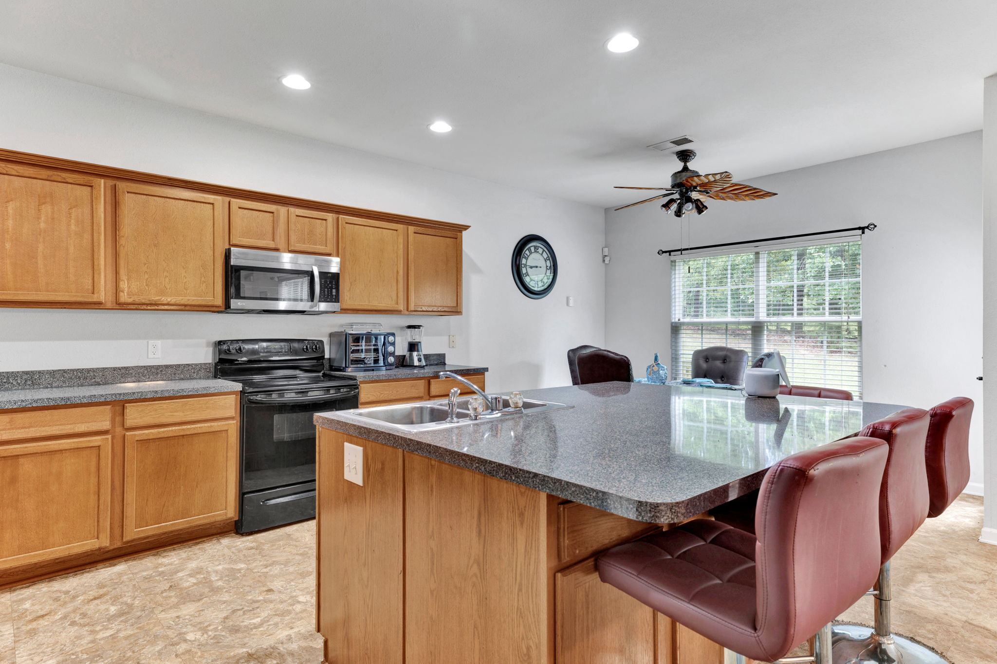 2203 Rindle Dr-13