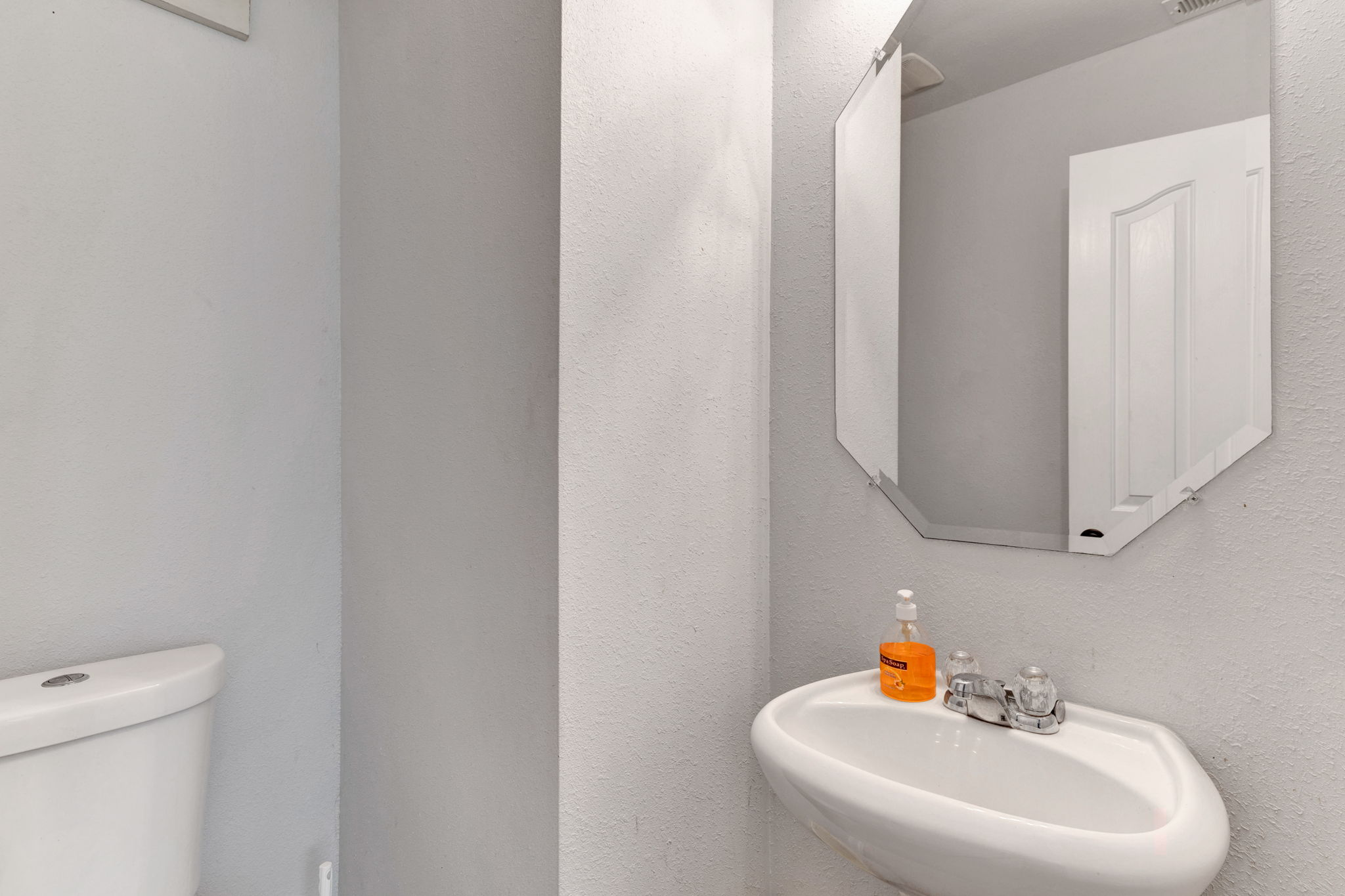 2203 Rindle Dr-16