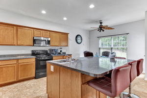 2203 Rindle Dr-13