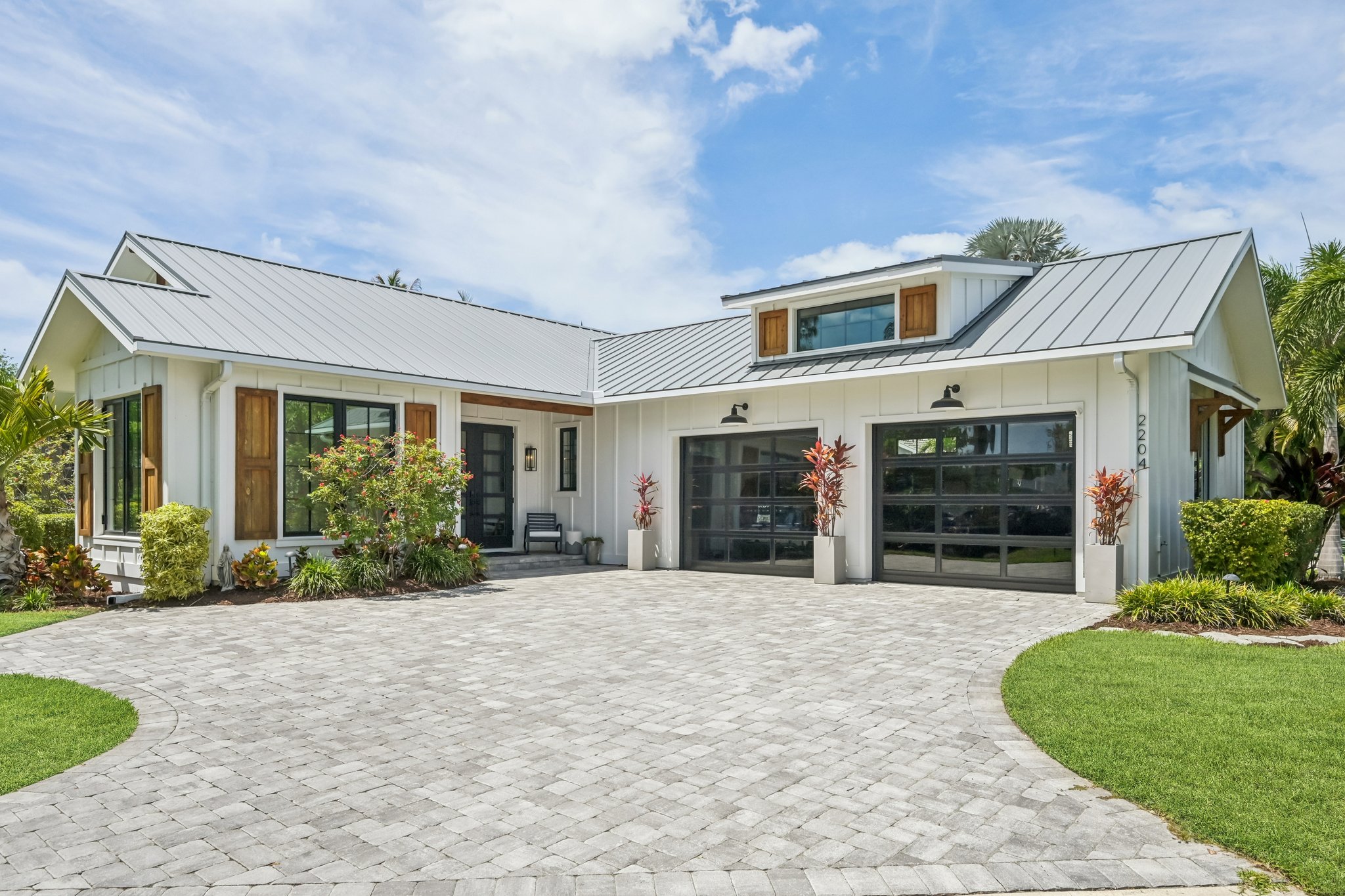 89th St NW-L1404-002.jpg