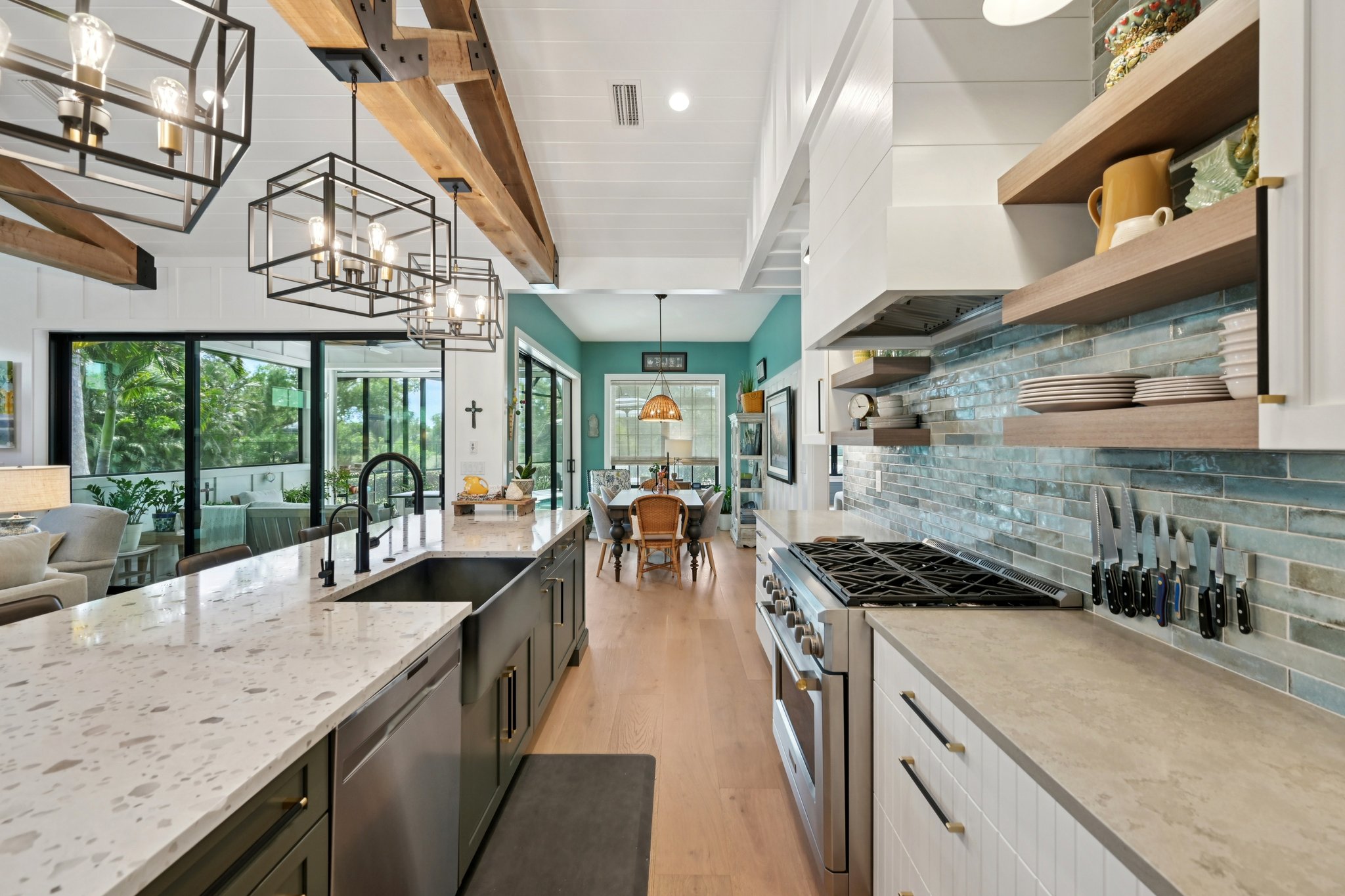 89th St NW-L1404-018.jpg