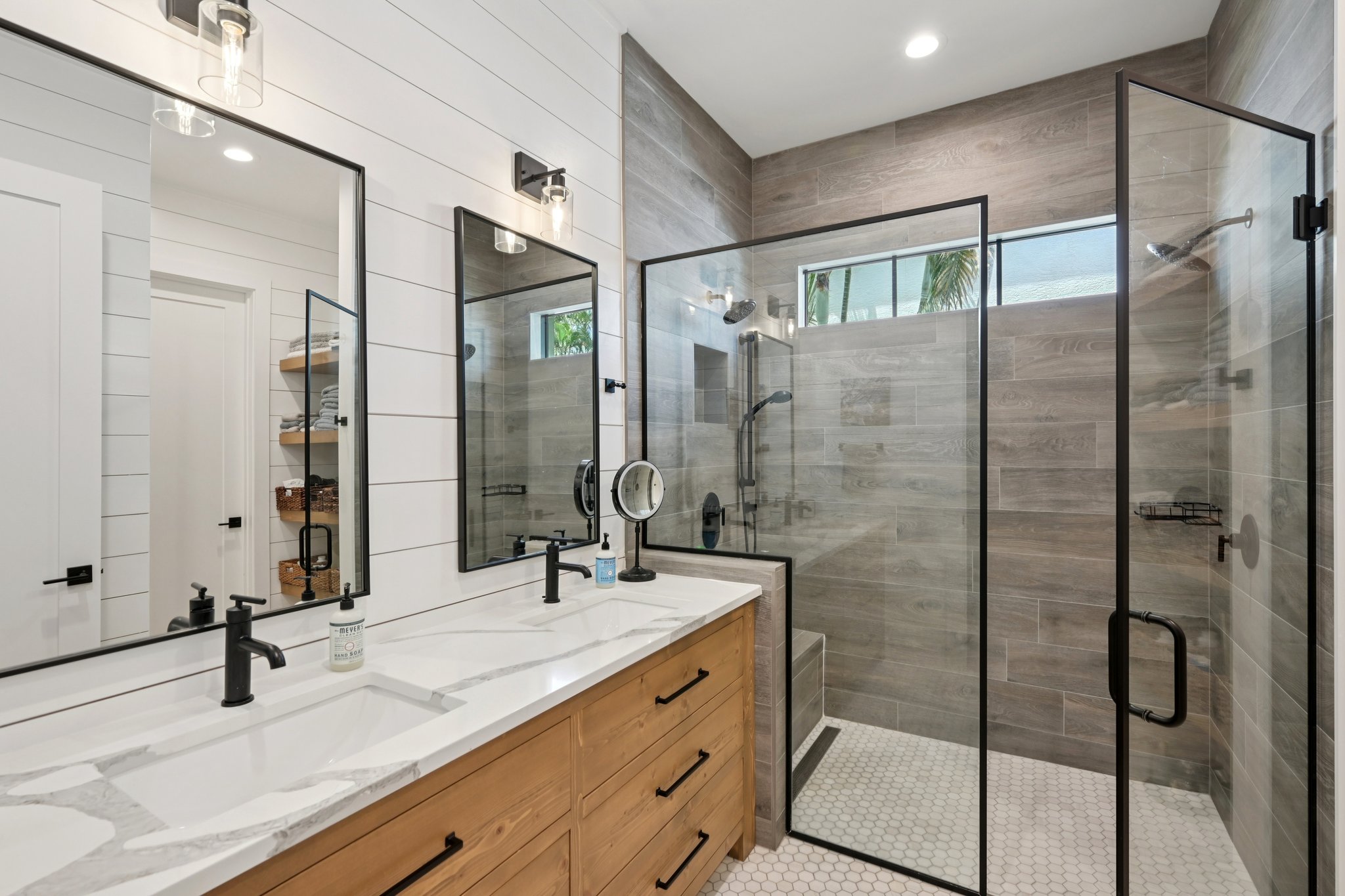 89th St NW-L1404-028.jpg