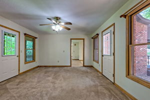  Photo 48