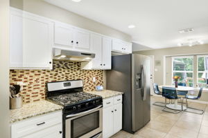Kitchen/Breakfast Area