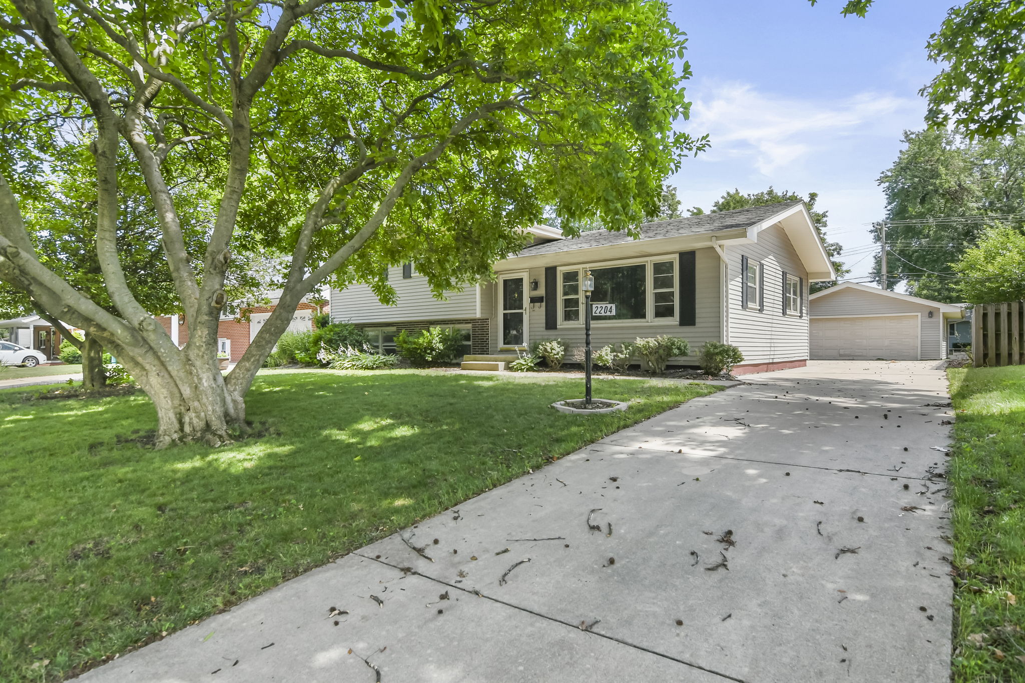 2204 Kaskaskia Dr, Springfield, IL 62702 Design Eyes Photography