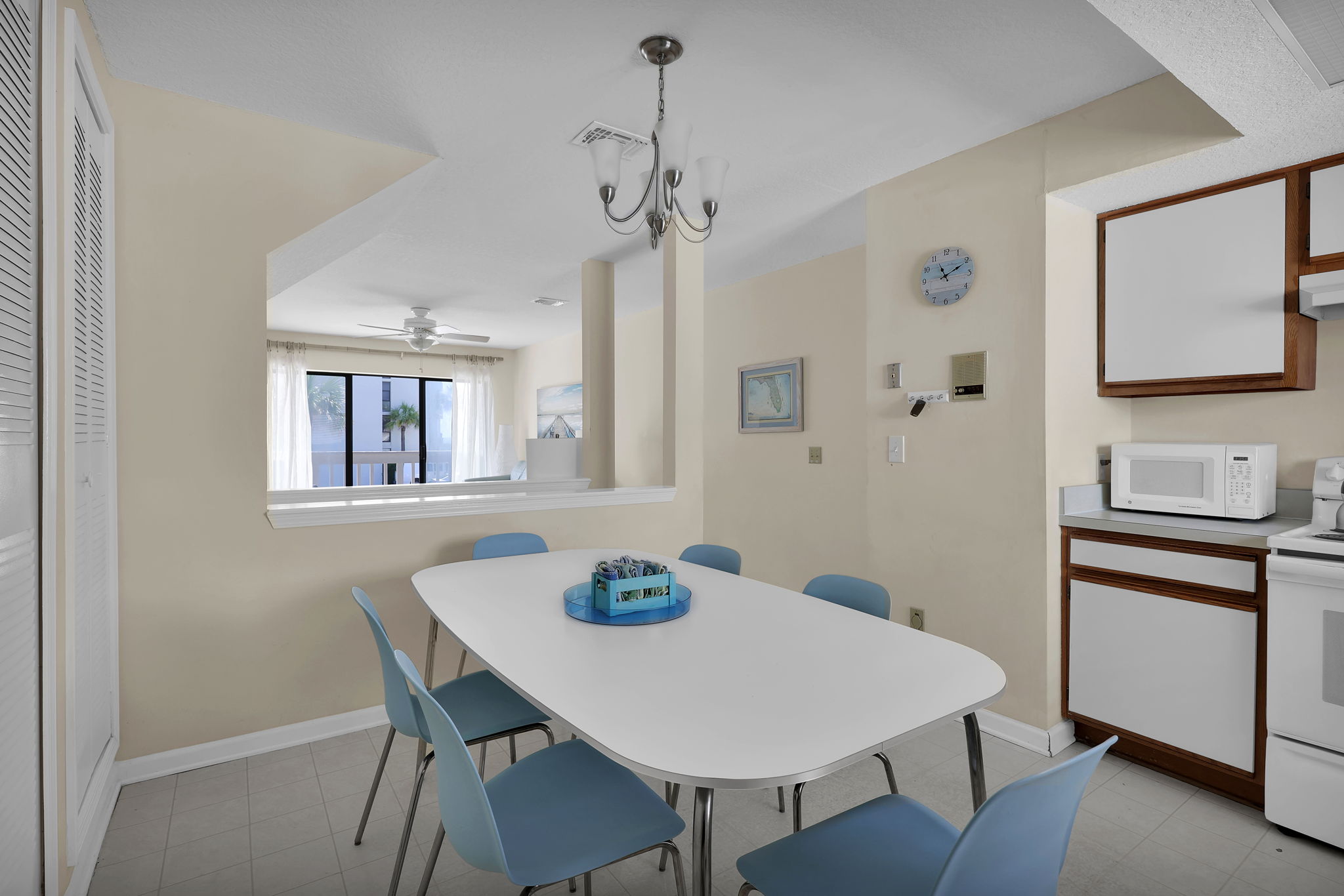 2nd floor kitchen to living