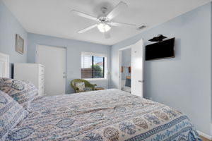1st floor guest bedroom to bathroom