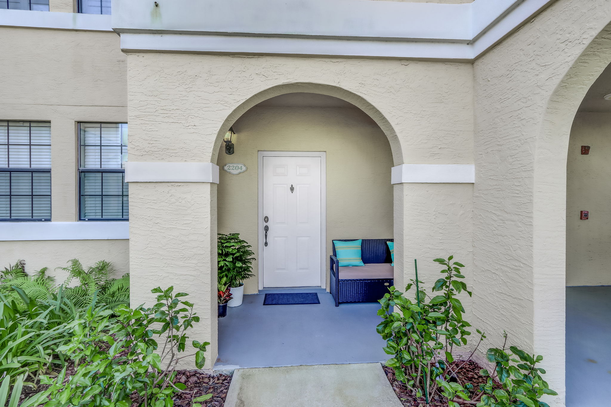 Front Porch/Entrance