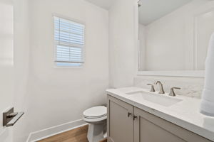  Photo 0