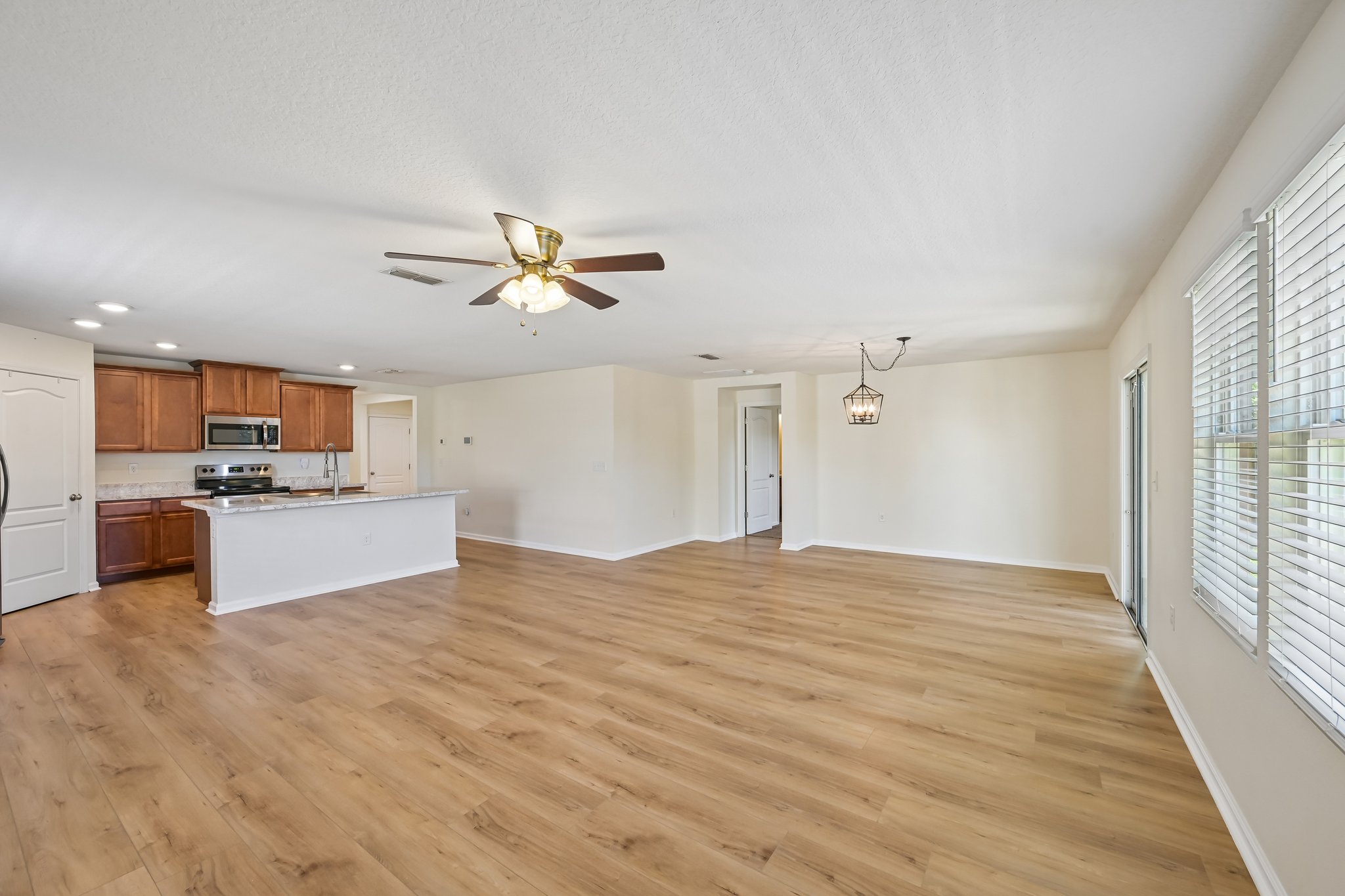 Pebble Point Dr-S1905-008.jpg