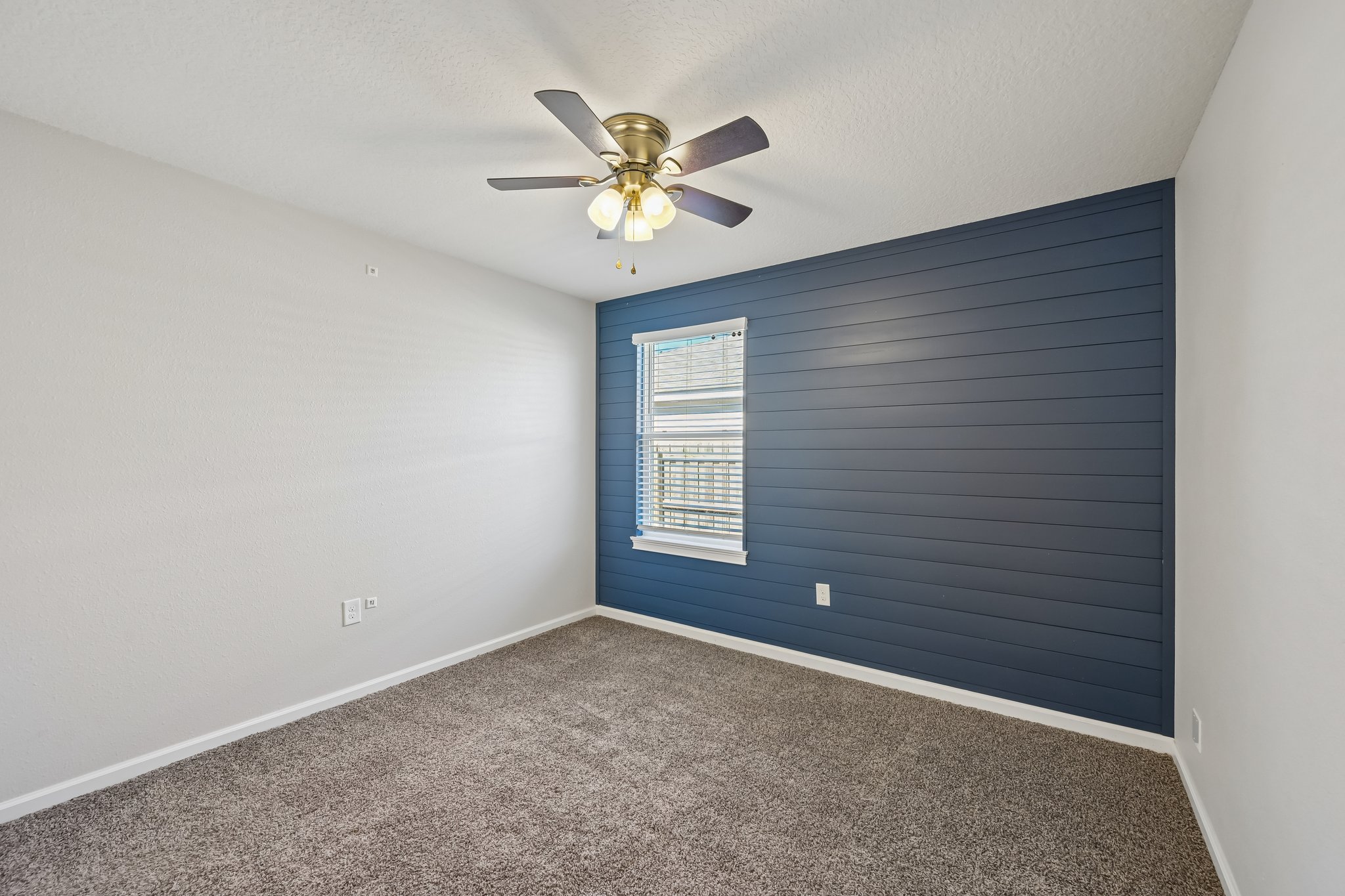 Pebble Point Dr-S1905-020.jpg