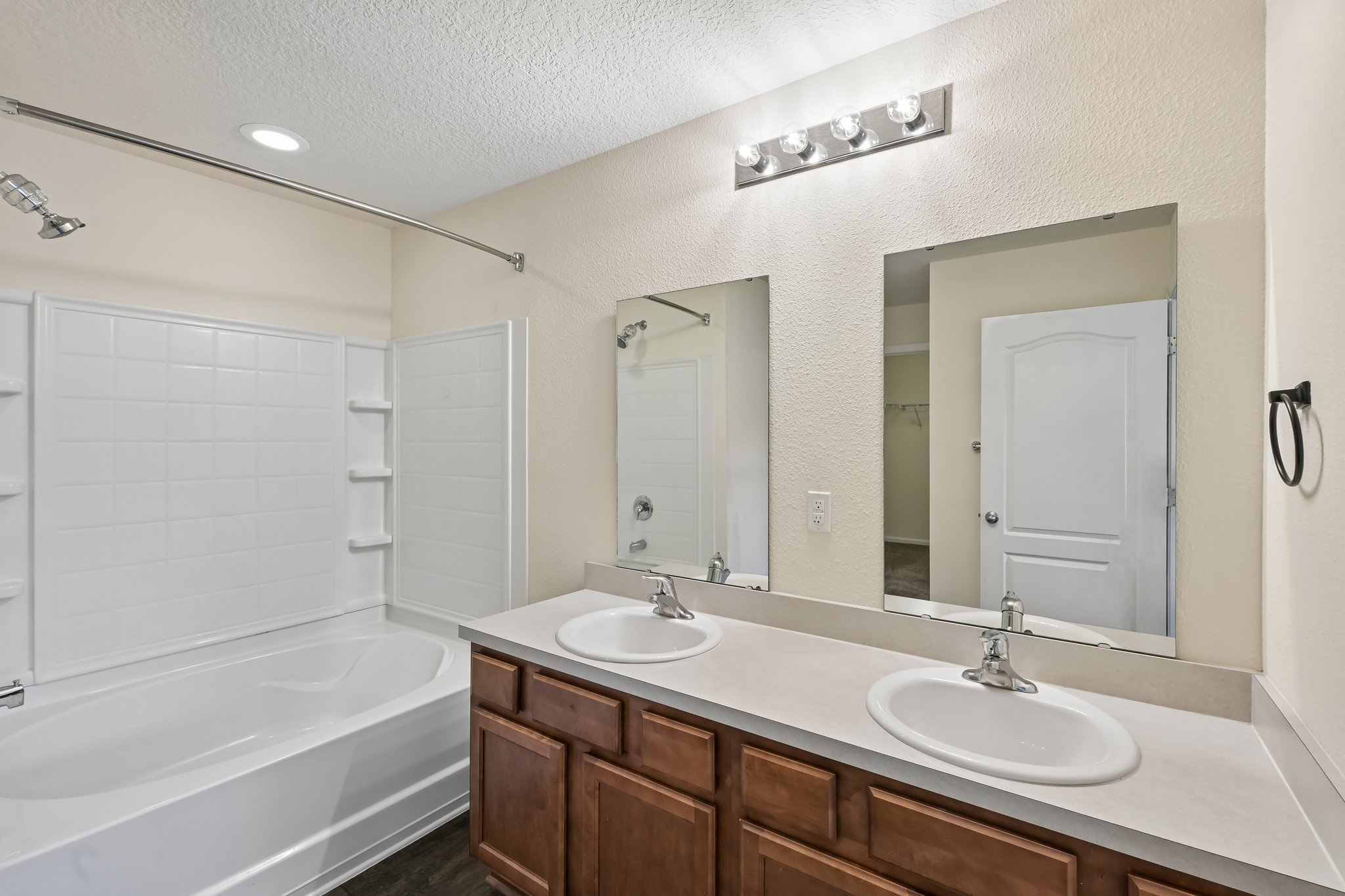 Pebble Point Dr-S1905-029.jpg