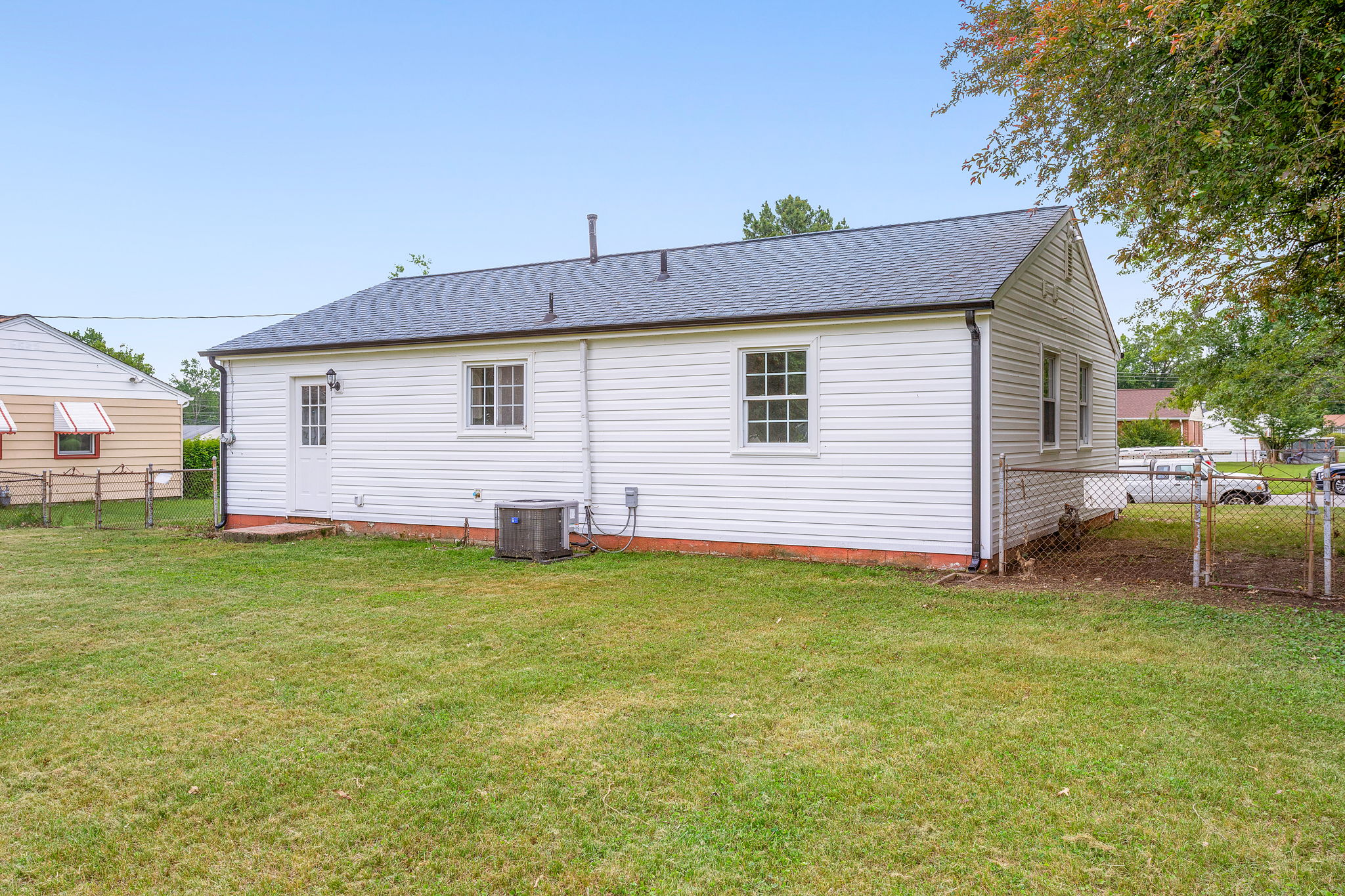 24-Exterior Back