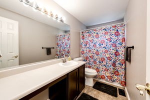 Upper level full bathroom