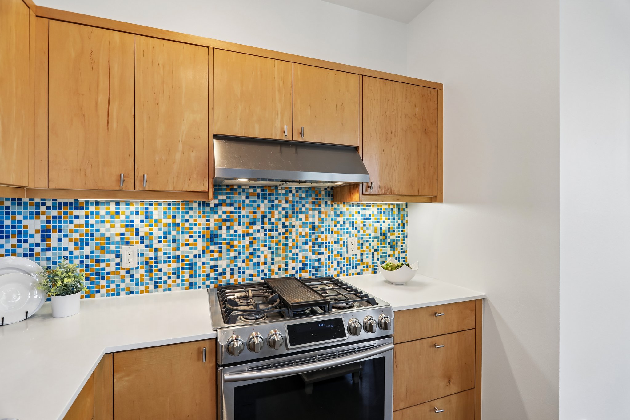 2208 E Alder St-S2309-010.jpg
