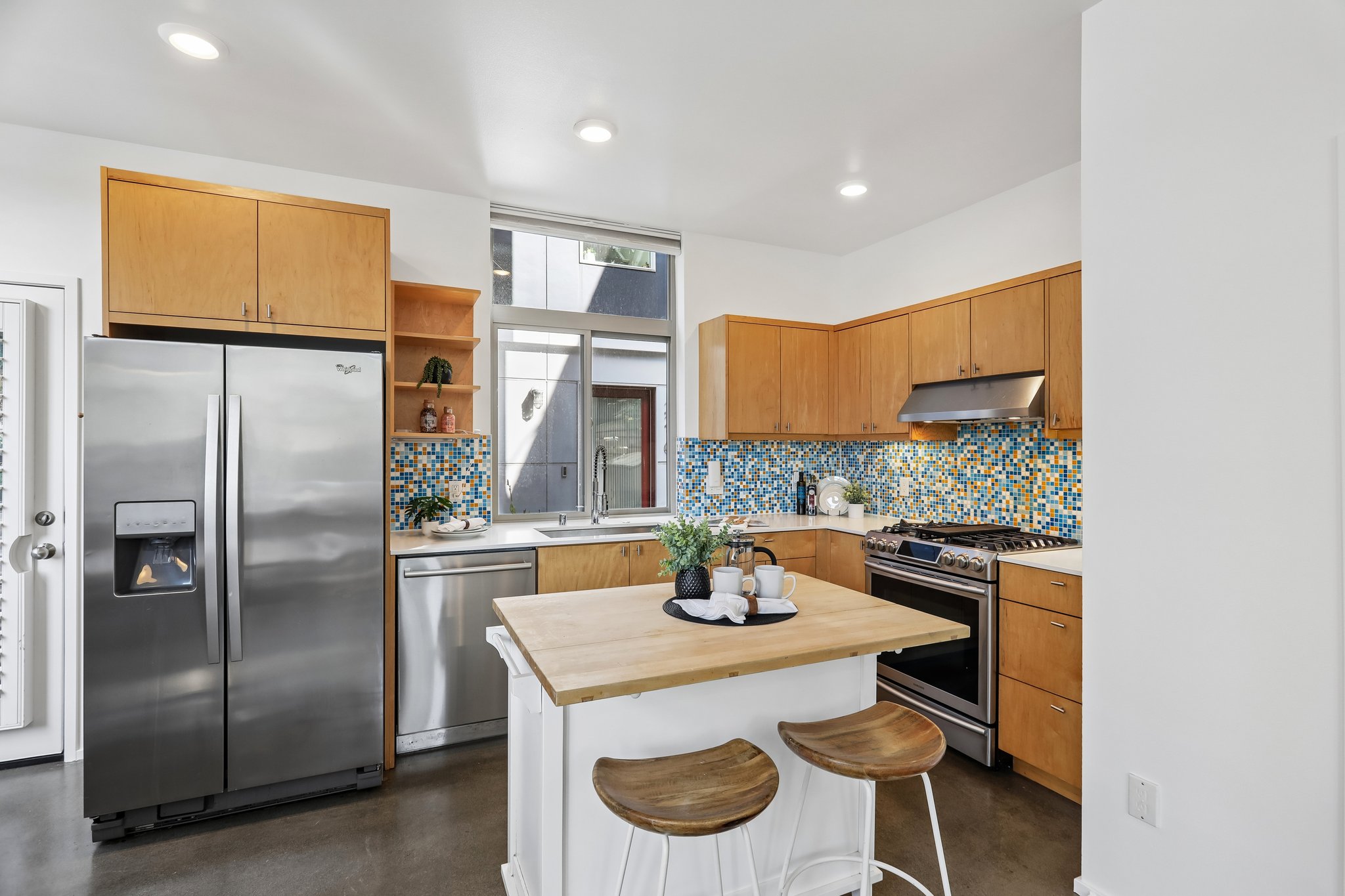2208 E Alder St-S2309-011.jpg