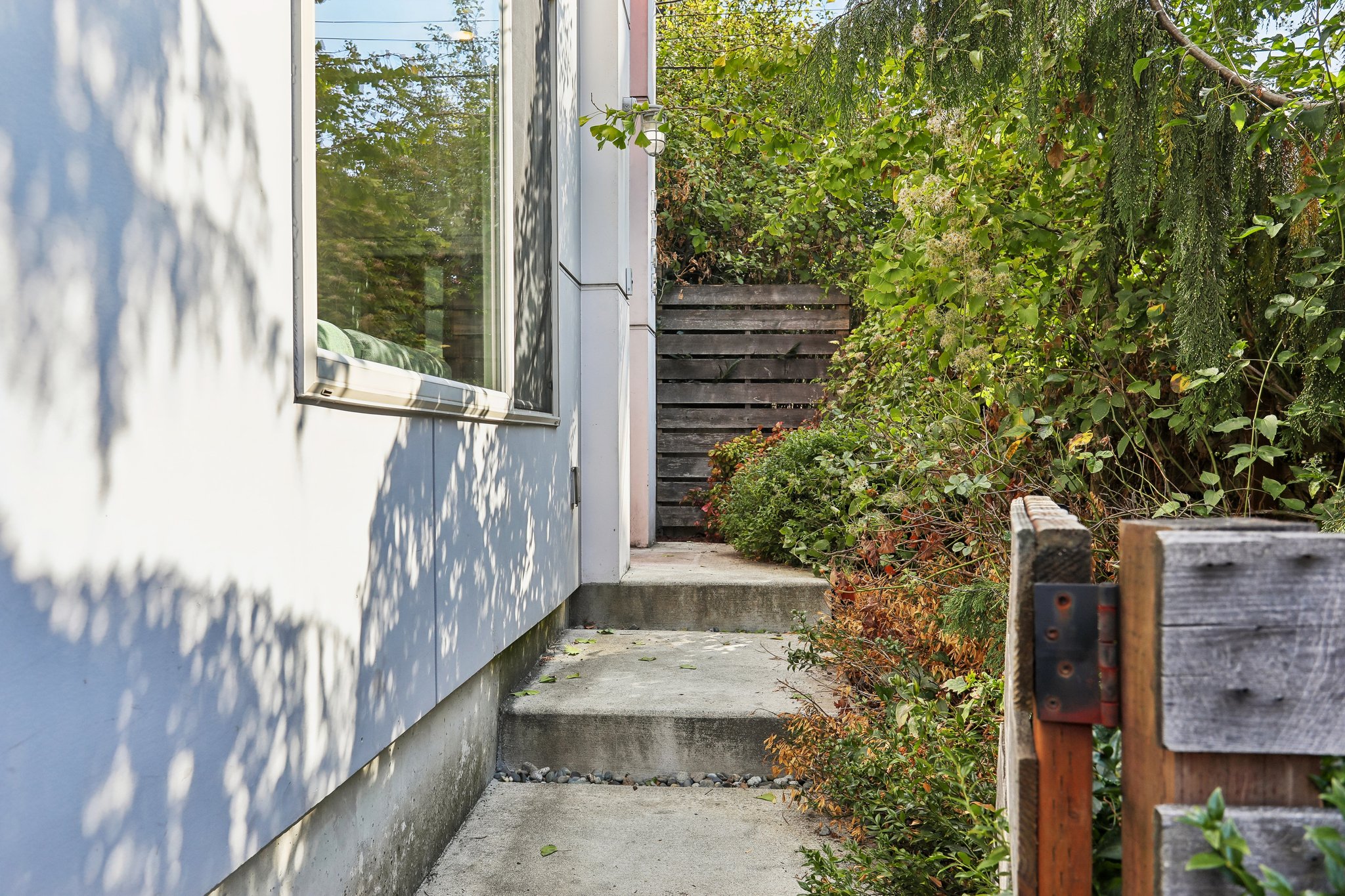 2208 E Alder St-S2309-029.jpg